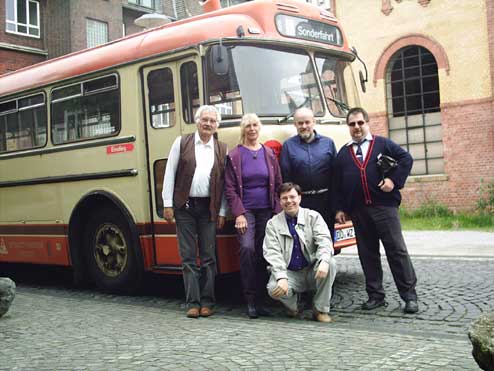 Henschel30 der AND e.V. am 08.05.2005 vorm Gebäude des Bochumer Kulturrats