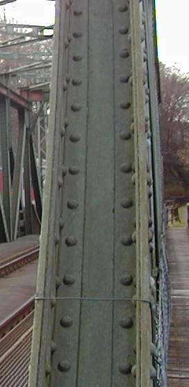 Profil eine Doppel-T-Tr&auml;gers mit Nieten